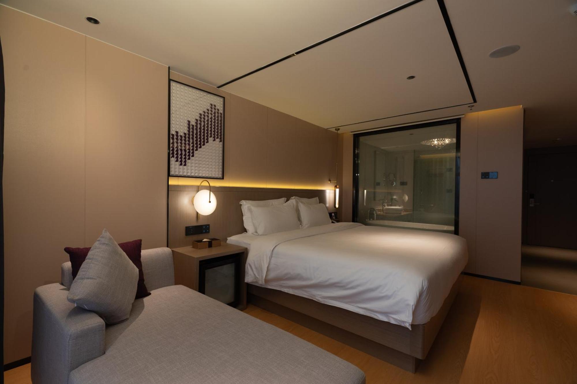Lavande International Hotel Guangzhou Taikoo Hui Square Shipaiqiao Metro Station Branch - Free Shuttle Bus To Canton Fair Complex During Canton Fair Period & Free Vpn Internet Access Exterior photo