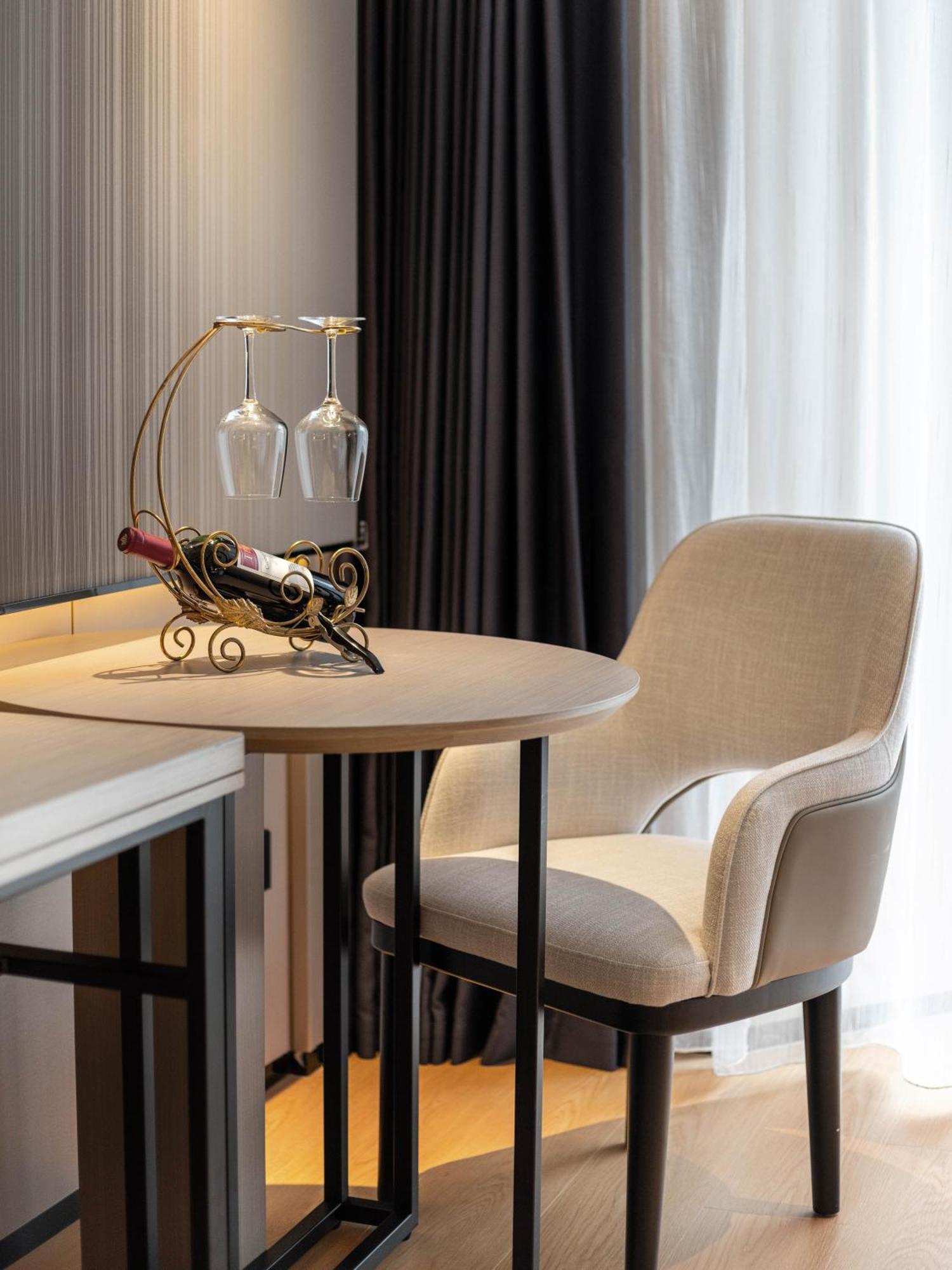 Lavande International Hotel Guangzhou Taikoo Hui Square Shipaiqiao Metro Station Branch - Free Shuttle Bus To Canton Fair Complex During Canton Fair Period & Free Vpn Internet Access Exterior photo